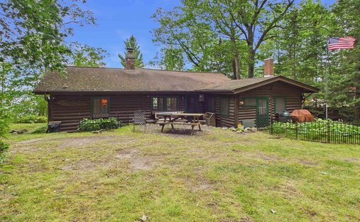 House in Stone Lake, Wisconsin, United States 1