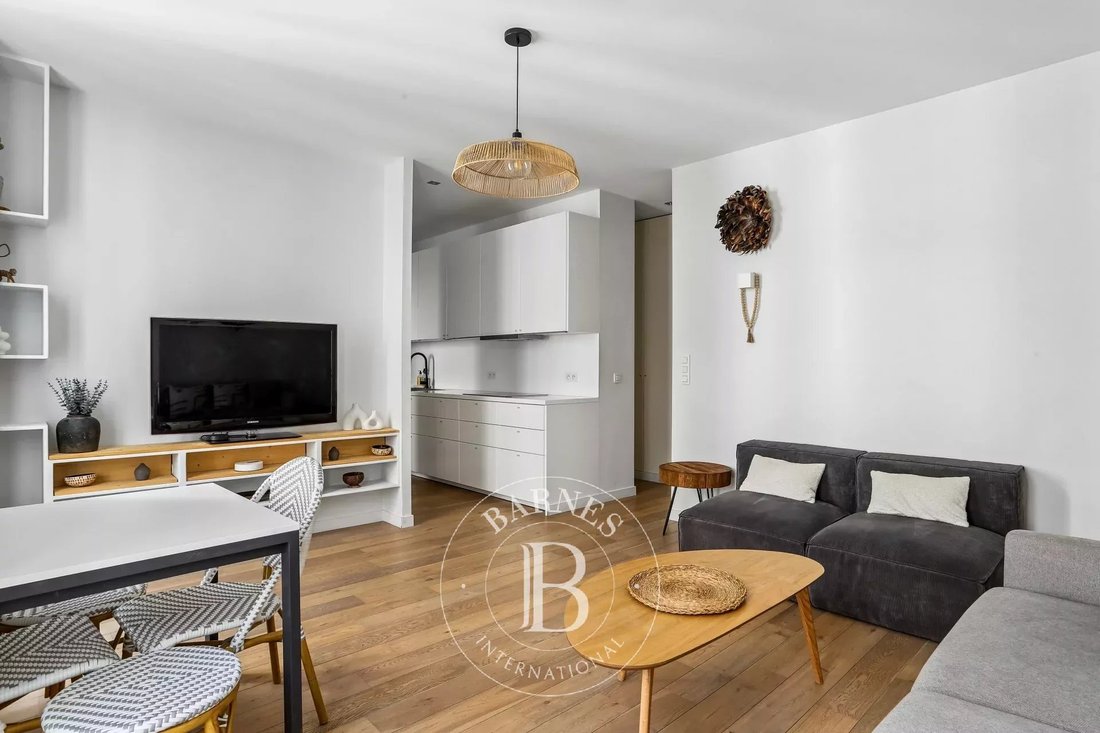 Apartment in Triangle d'Or, Paris 8e Arrondissement, Paris 2 - 18777536