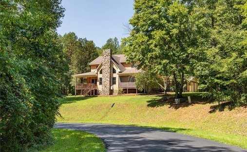 House in Moravian Falls, North Carolina, United States 1