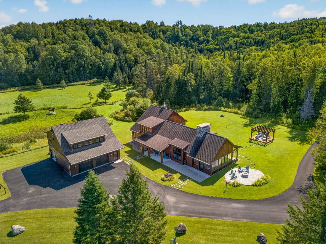 House in Arundel, Quebec, Canada 1 - 16217014