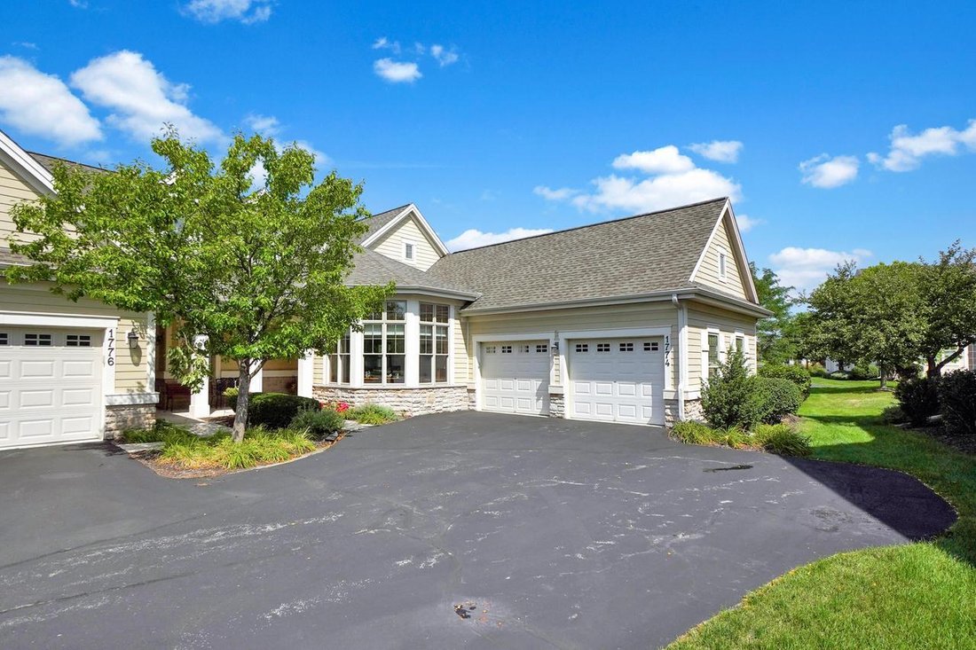 Condominio a Okauchee Lake, Wisconsin, Stati Uniti 1 - 18776006