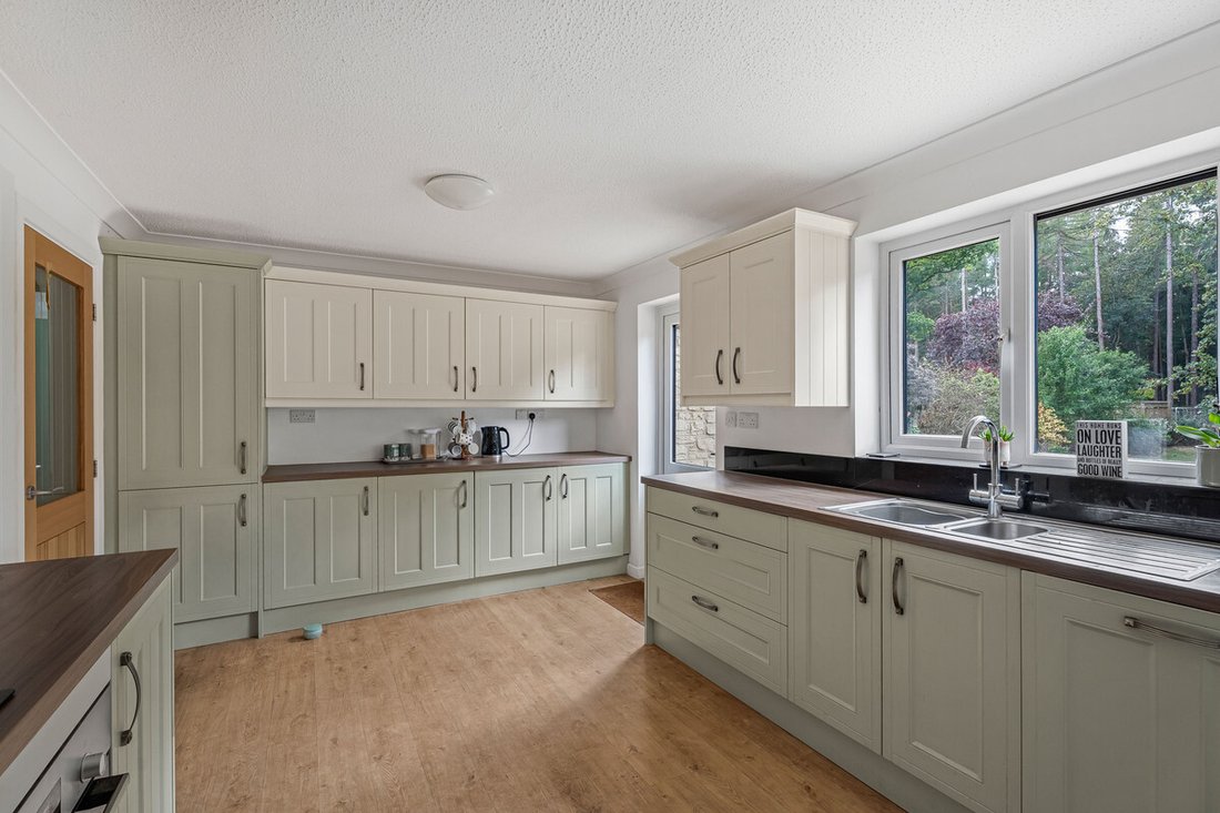 Bungalow in Abingdon, England 4 - 18776380