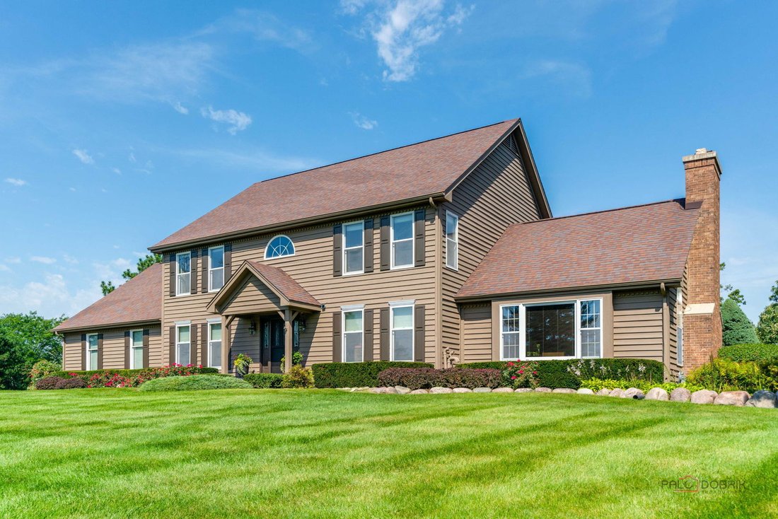 House in Village of Lakewood, Illinois, United States 2 - 18779897
