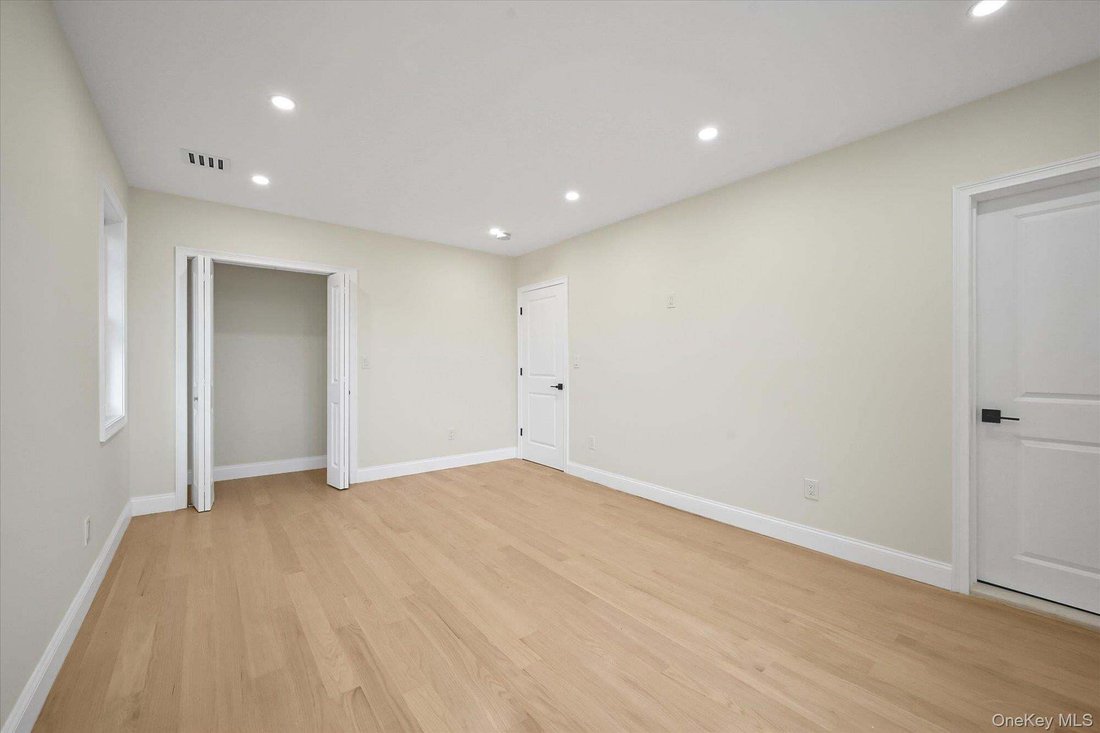 House in New York, New York, United States 4 - 18776080