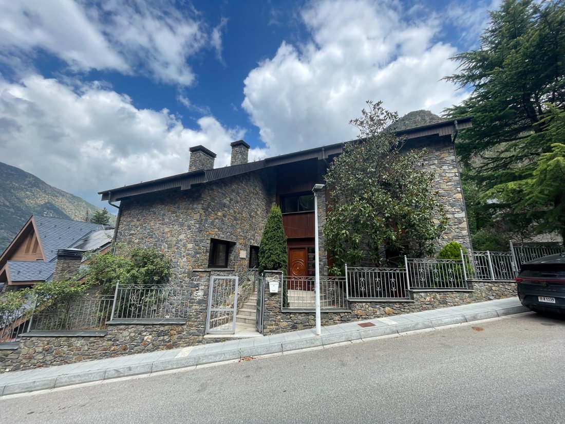 Chalet in Escaldes-Engordany, Escaldes-Engordany, Andorra 2 - 18648767