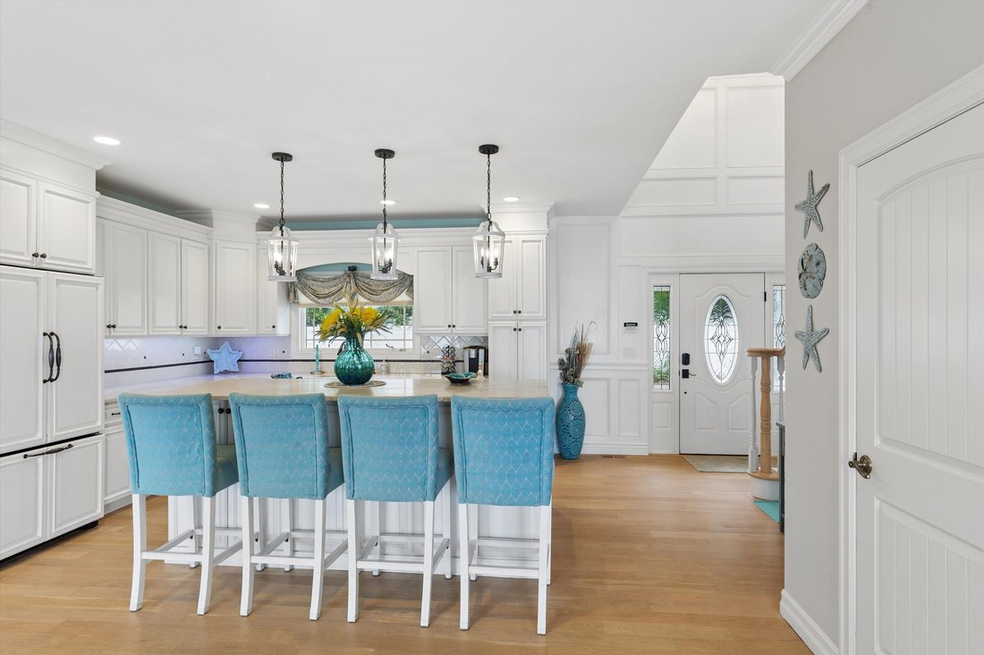 Hampton Bays, New York, United States 3 - 17654254