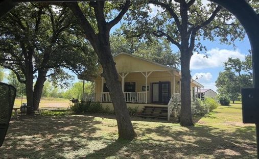 House in Lexington, Texas, United States 1