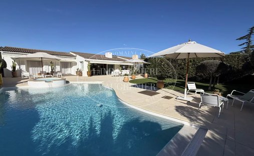 House in Route de Grasse, Villeneuve-Loubet, France 1