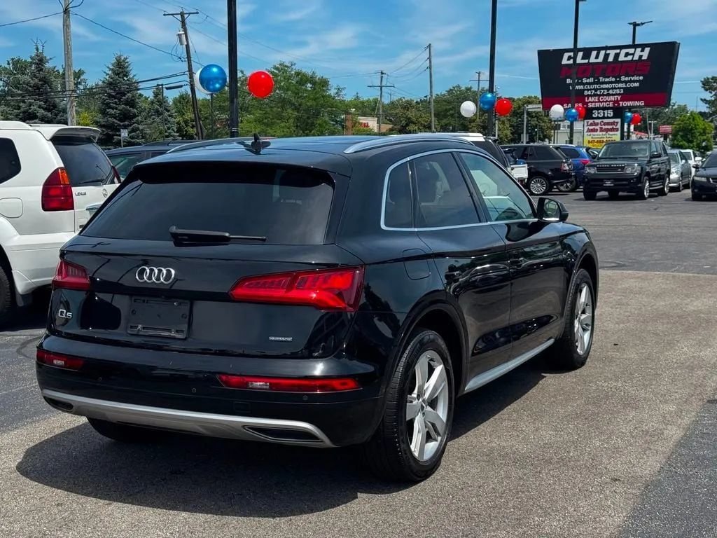 Suv in Waukegan, IL, United States 5 - 18781020