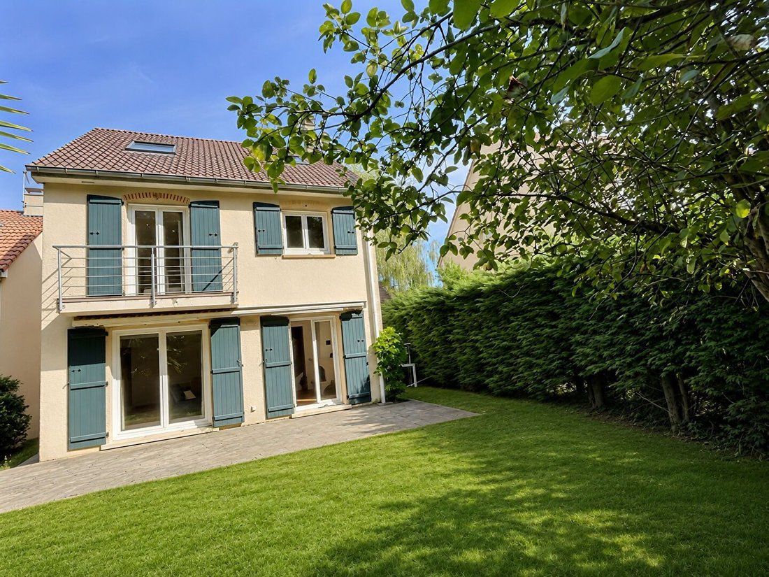 Haus in Forêt, Saint-Germain-en-Laye, Frankreich 1 - 18777873