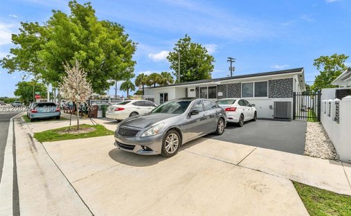 House in Hialeah, Florida, United States 1