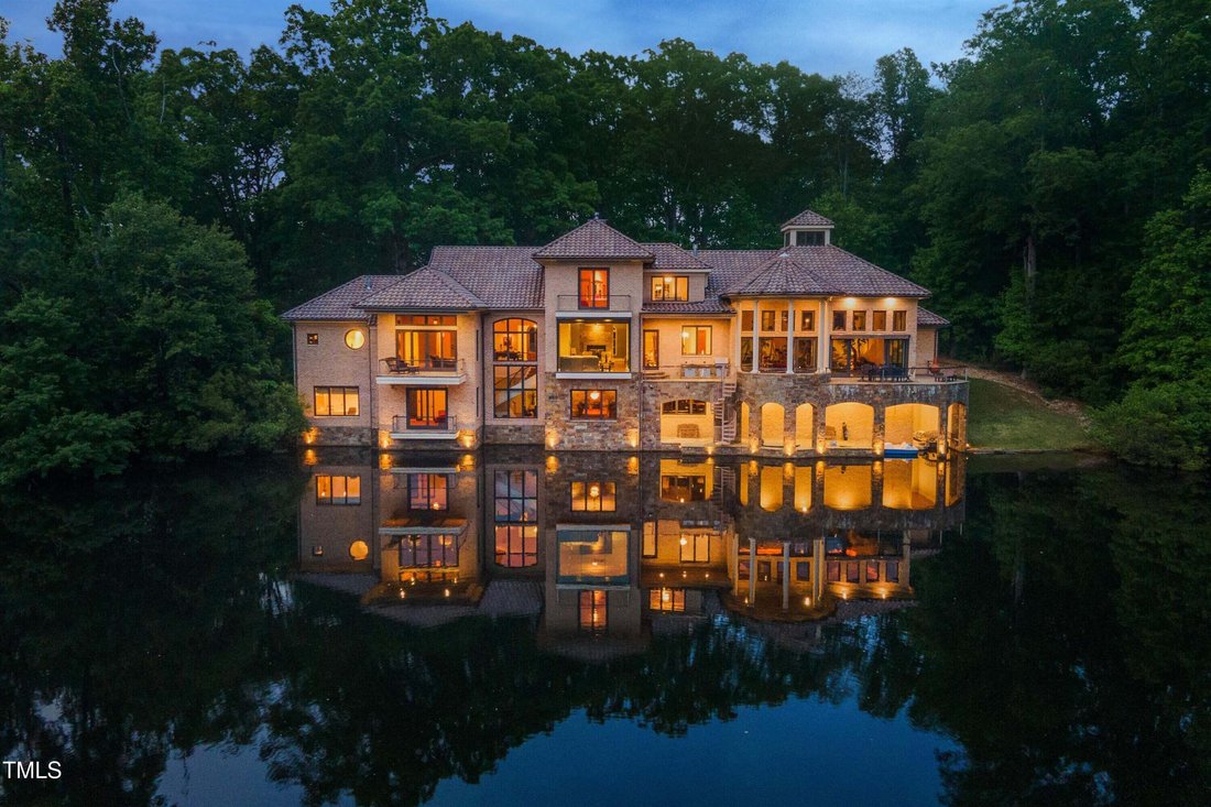 House in Cary, North Carolina, United States 1 - 16881721