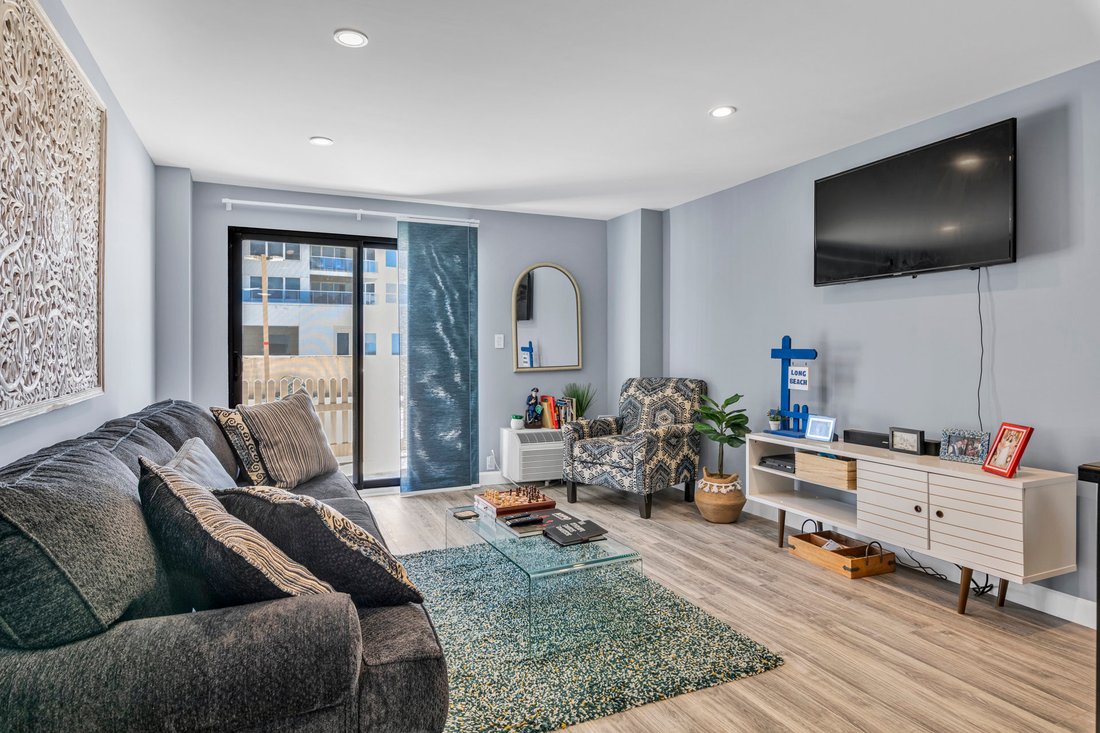 Co Op in Long Beach, New York, United States 1 - 18063818