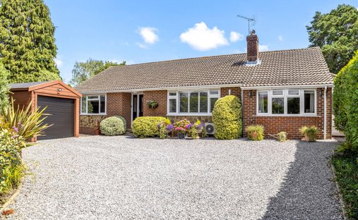 Bungalow in Storrington, England 1
