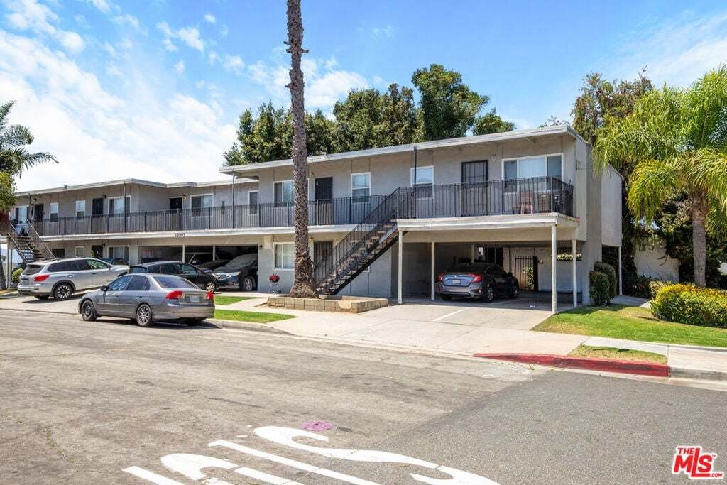 Los Angeles, California, United States 1 - 18779382