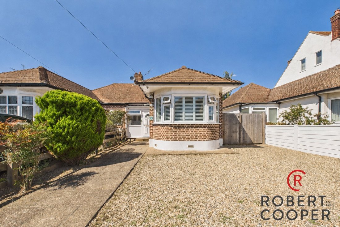 Bungalow in South Ruislip, Hillingdon, England 1 - 18781924