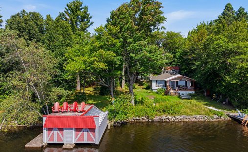 Casa en Saint-Étienne-de-Bolton, Quebec, Quebec, Canadá 1