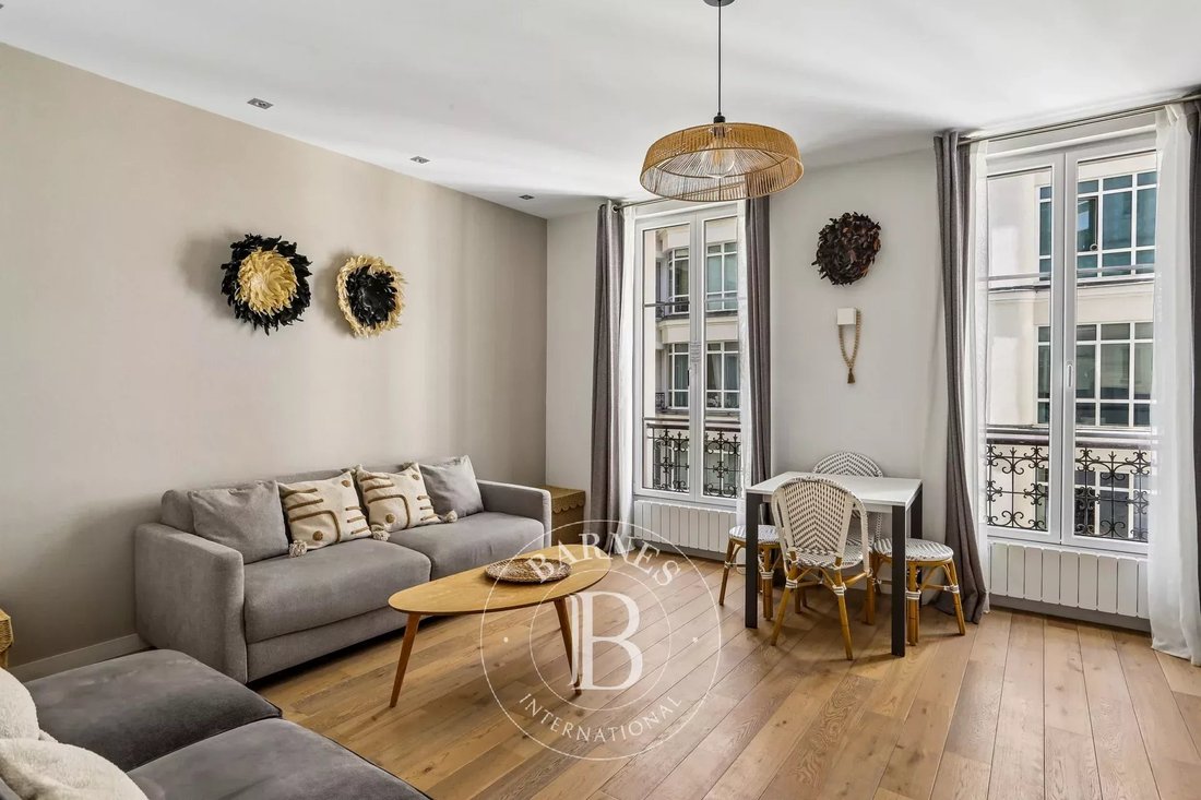 Apartment in Triangle d'Or, Paris 8e Arrondissement, Paris 3 - 18777536