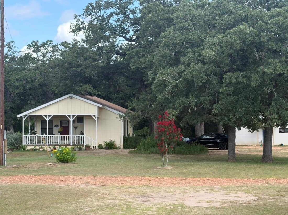 House in Lexington, Texas, United States 2 - 18779636
