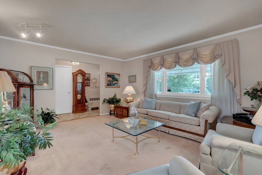 Casa a New Hyde Park, New York, Stati Uniti 5 - 18748317
