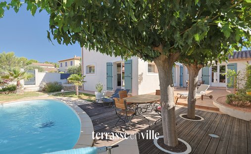 Casa en Le Village, Cuers, Francia 1