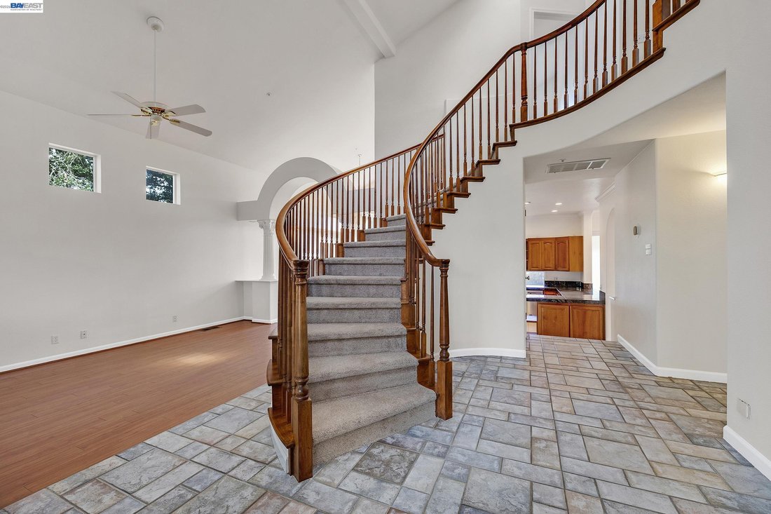 Casa a Hayward, California, Stati Uniti 2 - 18778804