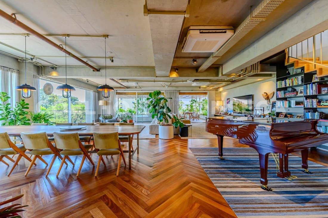 Condo in São Paulo, State of São Paulo, Brazil 1 - 18781295