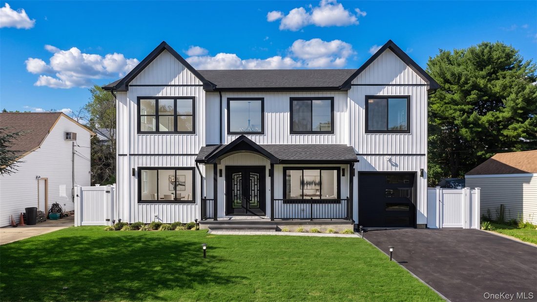 House in Levittown, New York, United States 2 - 18782081