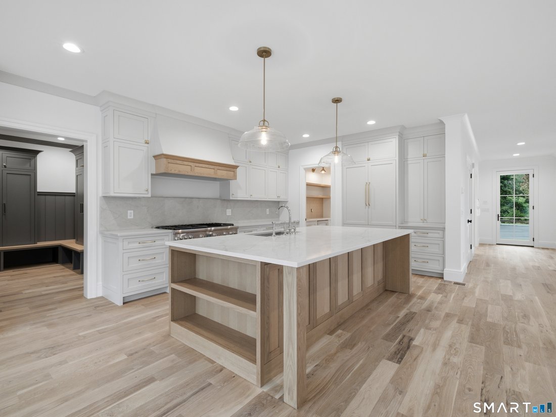 House in Newington, Connecticut, United States 4 - 18782253