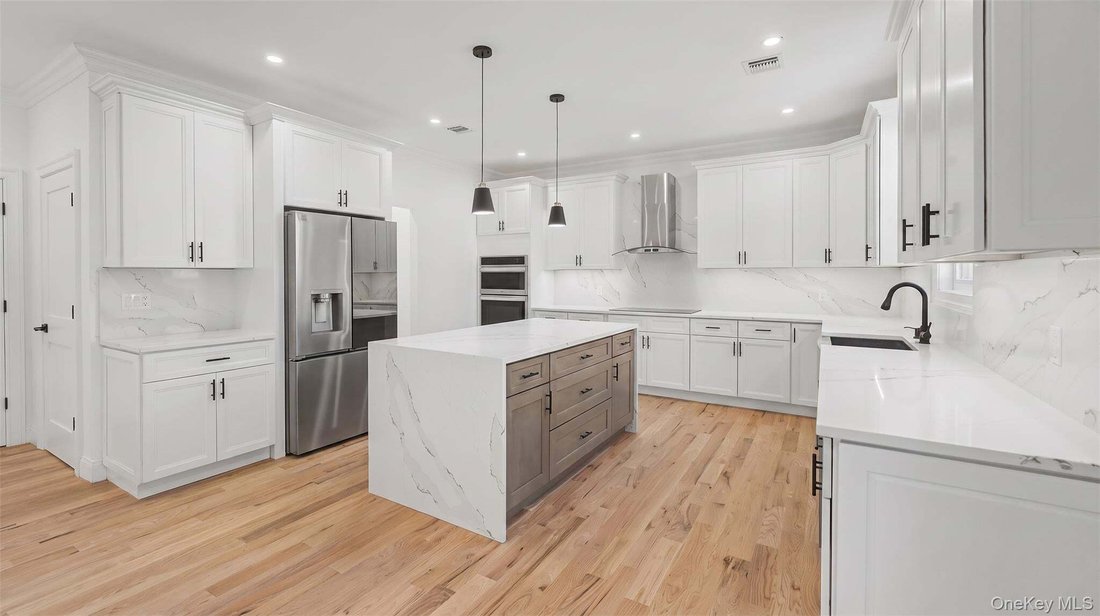 House in Levittown, New York, United States 5 - 18782081