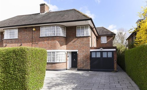 House in Temple Fortune, Barnet, England 1