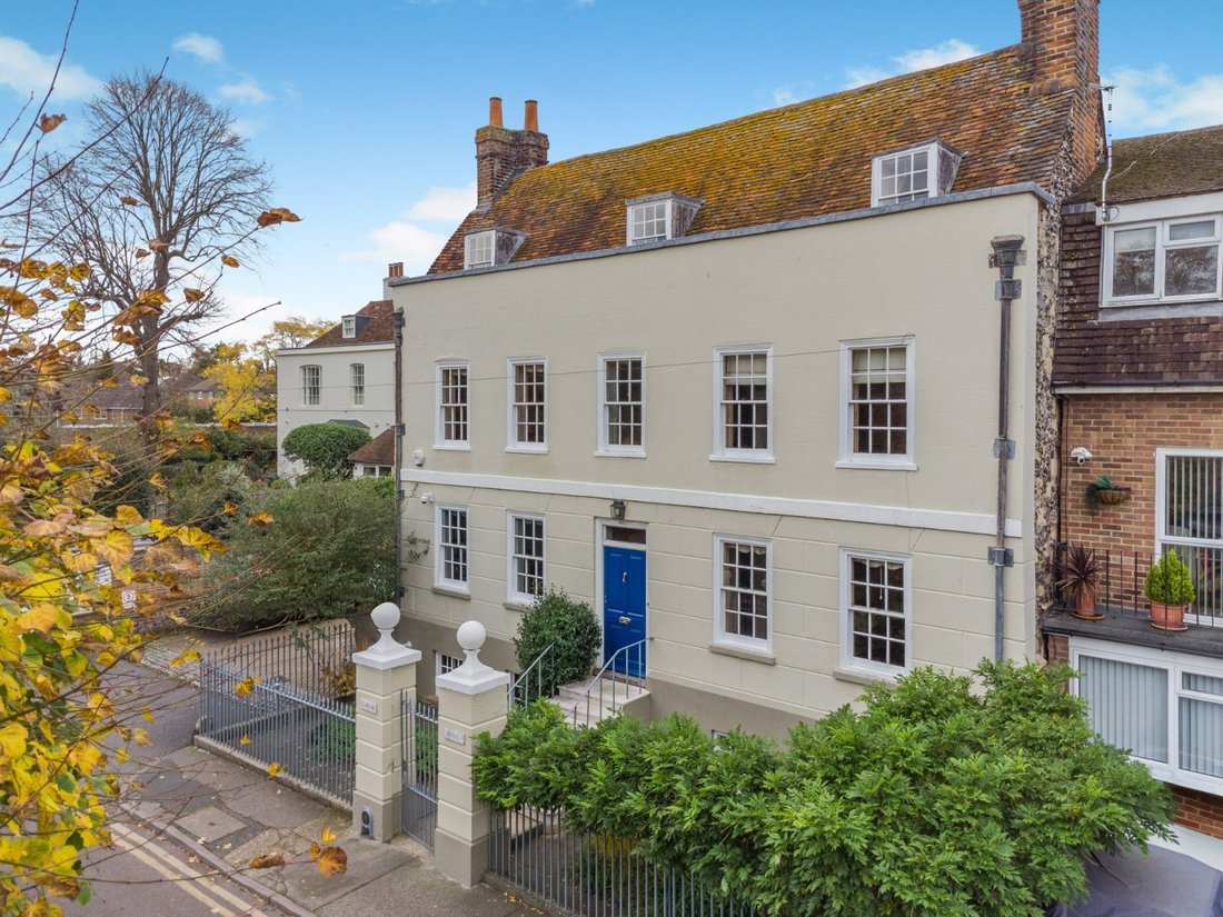 House in Canterbury, England 1 - 18782225