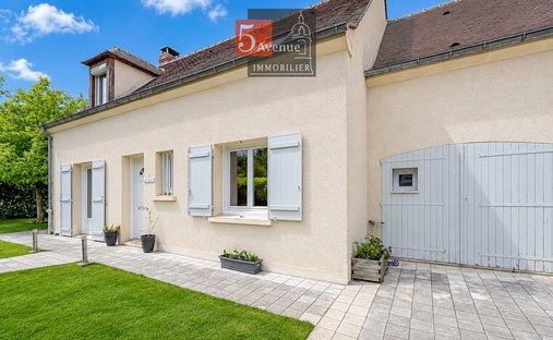 House in Chantilly, Hauts-de-France, France 1