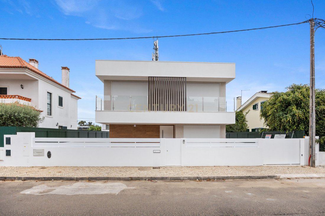 Villa in Aroeira, Charneca de Caparica e Sobreda, Portugal 1 - 18037962