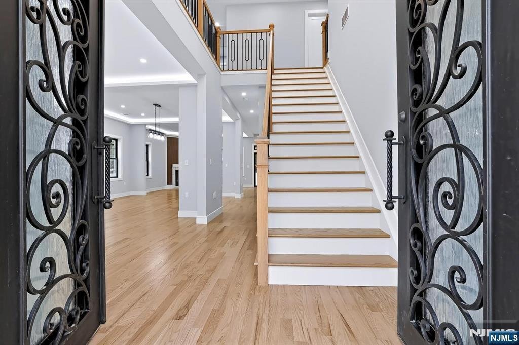 House in Bergenfield, New Jersey, United States 2 - 18782608