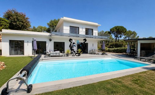 House in Ecarts, Roquebrune-sur-Argens, France 1