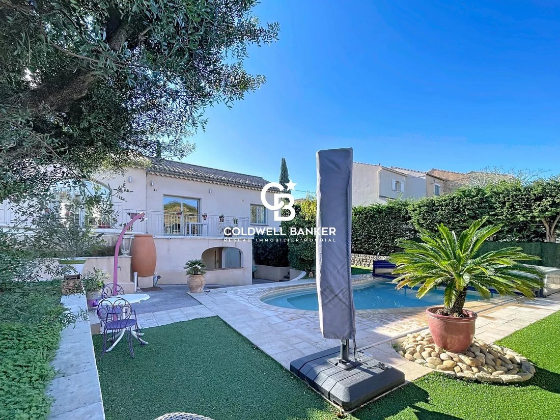 Casa en Fréjus, Provenza-Alpes-Costa Azul, Francia 3 - 18782658
