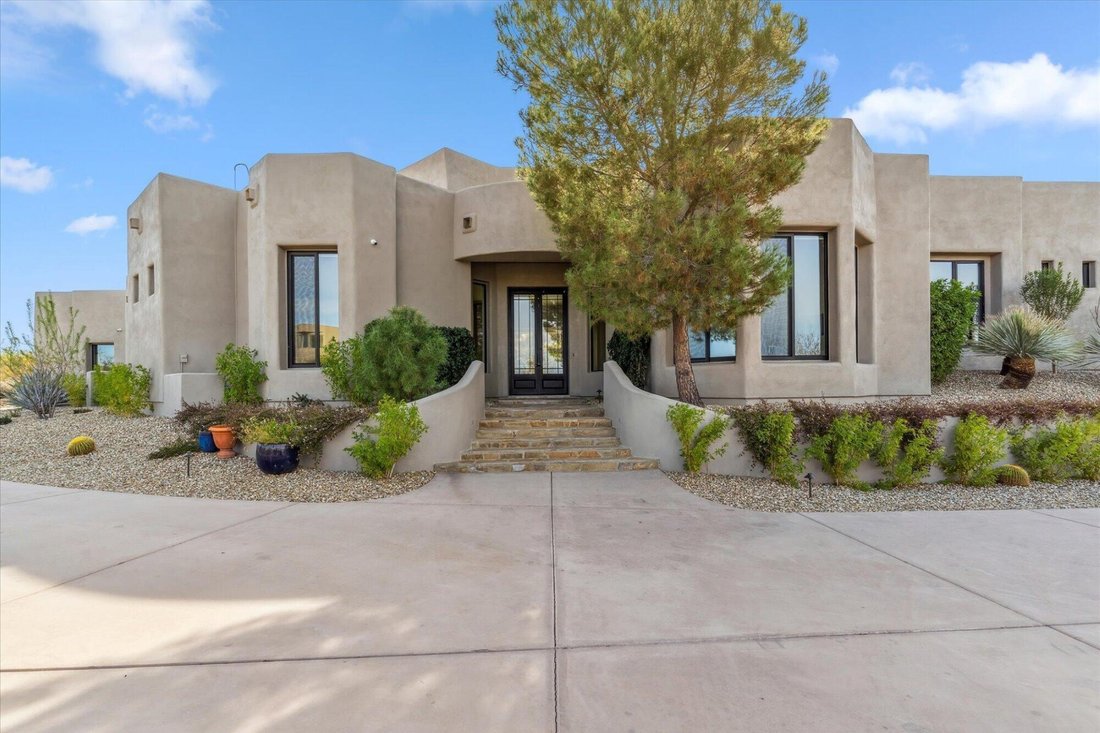 Scottsdale, Arizona, United States 2 - 18747821