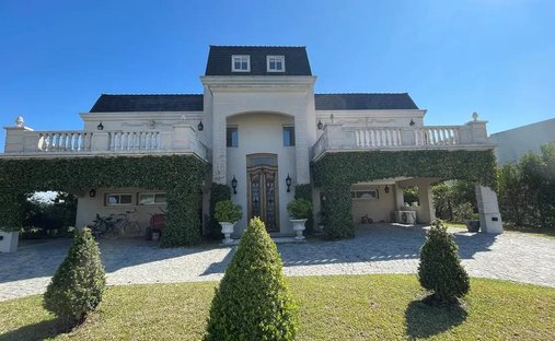 Casa en Loma Verde, Provincia de Buenos Aires, Argentina 1