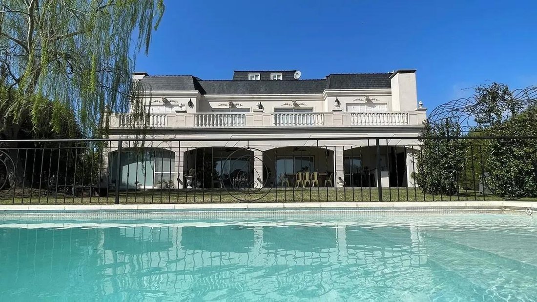 Casa en Loma Verde, Provincia de Buenos Aires, Argentina 2 - 18783154