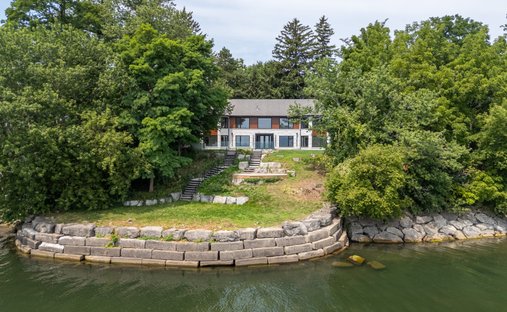 House in Burlington, Ontario, Canada 1