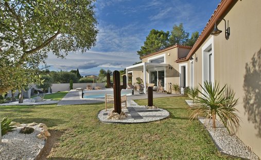 Villa à Nages-et-Solorgues, Occitanie, France 1
