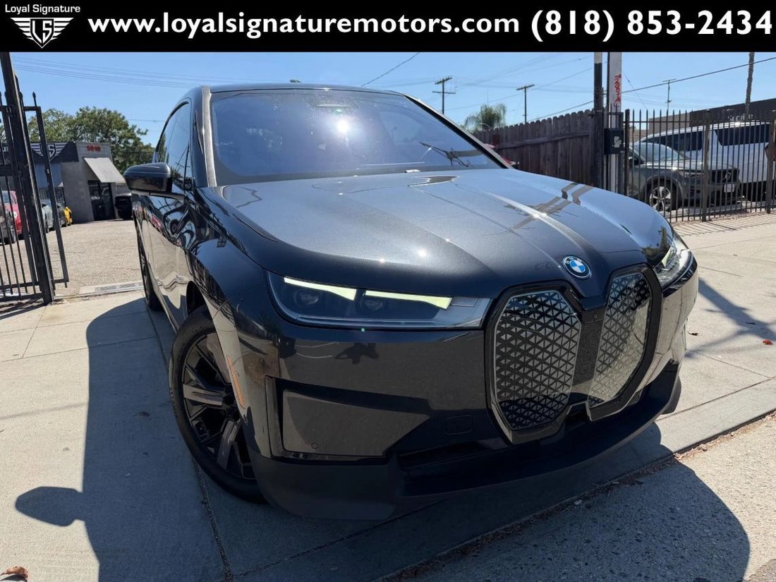 Suv in Van Nuys, CA, United States 1 - 18788285