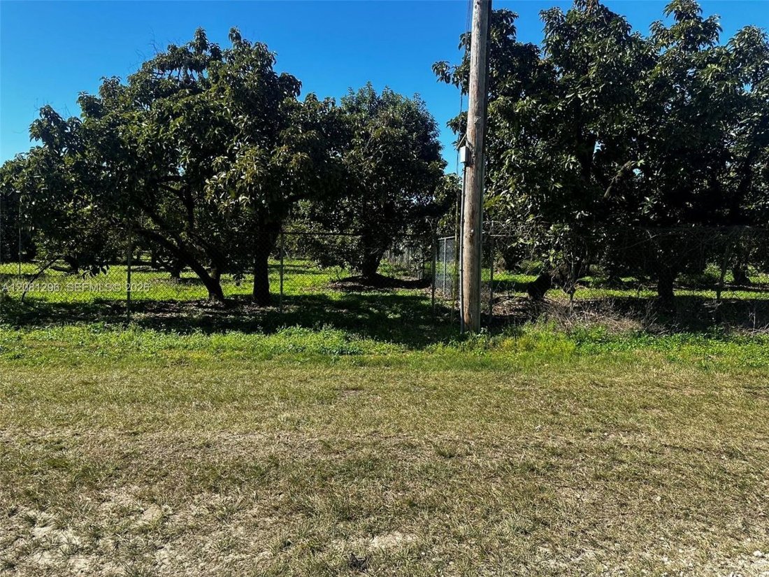 Land in Miami, Florida, United States 5 - 18788957