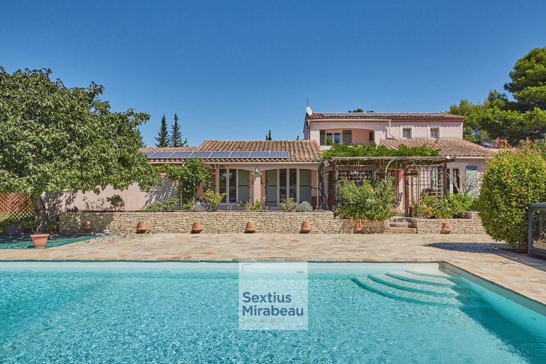 Estate in Saint-Cannat, Provence-Alpes-Côte d'Azur, France 2 - 18784919