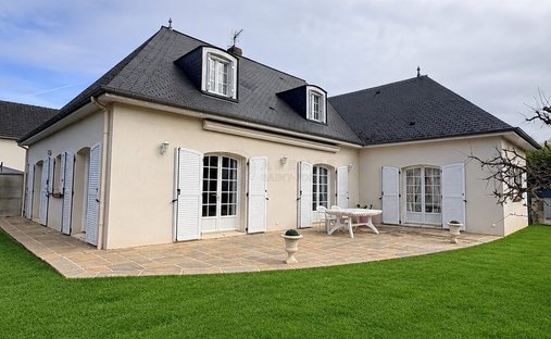 House in Centre Ville, Yvetot, France 1