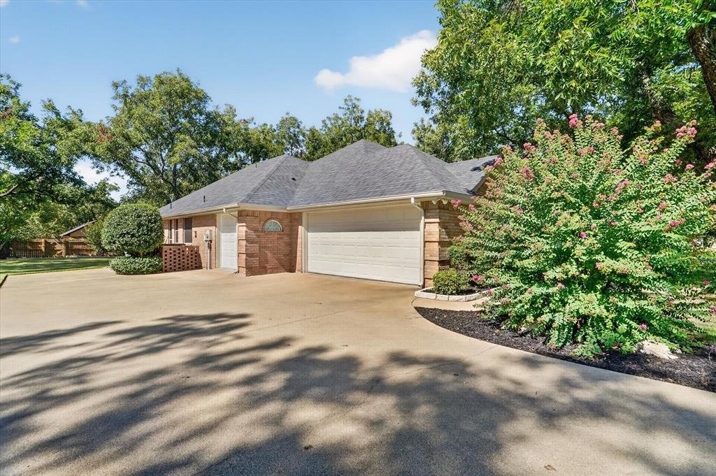House in Granbury, Texas, United States 3 - 18787392