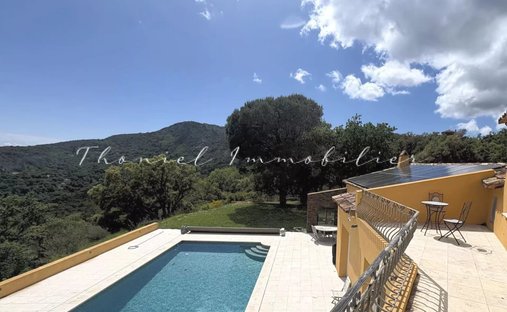 Maison à La Garde-Freinet, Provence-Alpes-Côte d'Azur, France 1