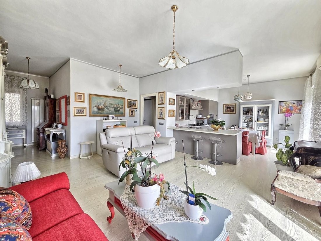 Apartment in Ronchi, Massa, Italy 4 - 18786813