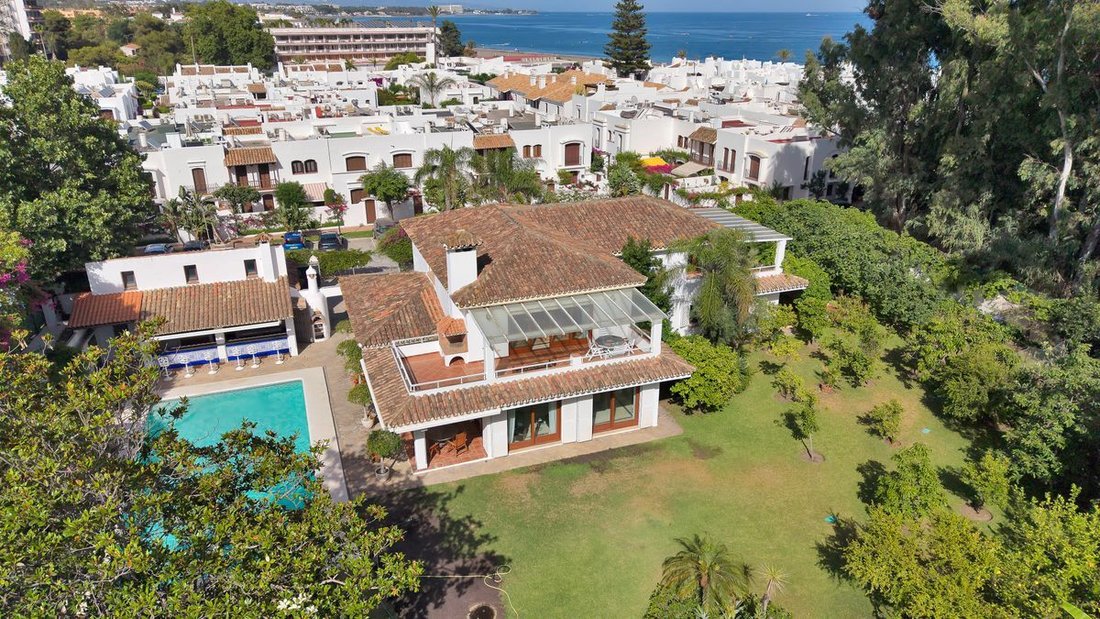 Villa in Cancelada, Estepona, Andalusia 1 - 18154562